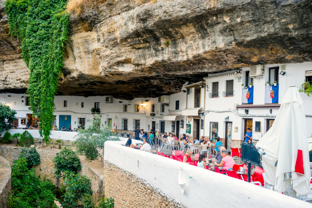 Setenil de las Bodegas: con un cielo de rocas