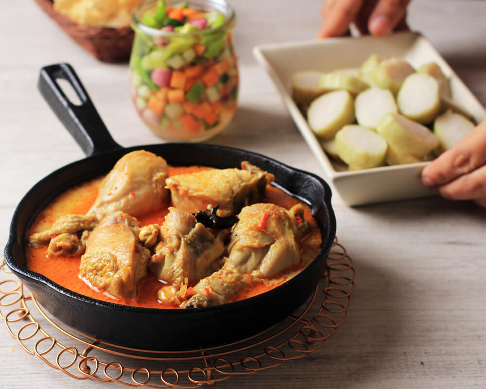 Plato de Kary Ayam