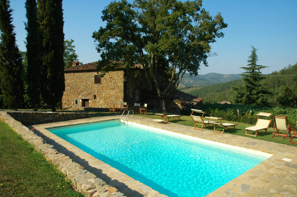 Casa rural en medio de las montañas