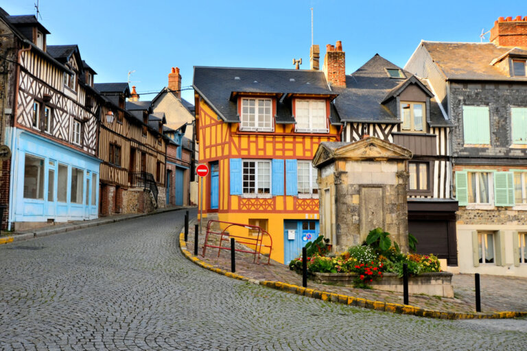 Calles y casas de Honfleur Normandía 