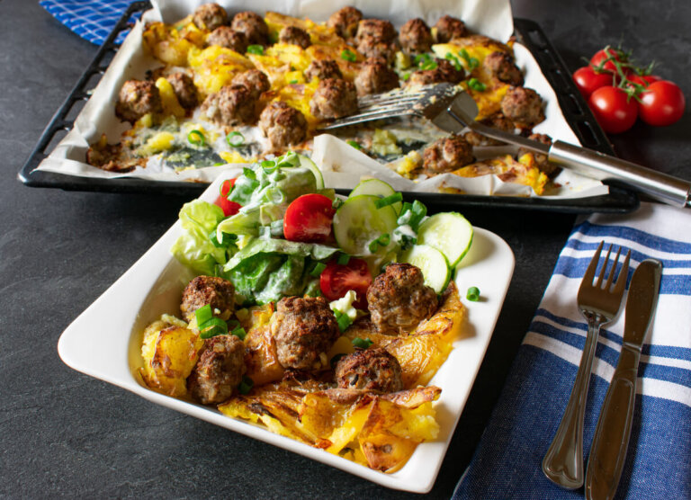 Plato típico con albóndigas y verduras