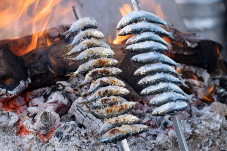 Sardinas asada en brasa de leña