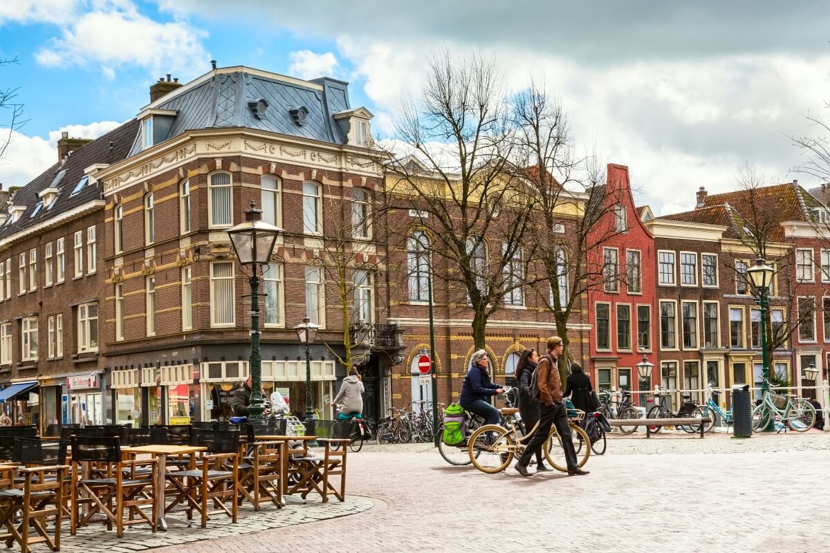 Vista general de las calles de Leiden. 