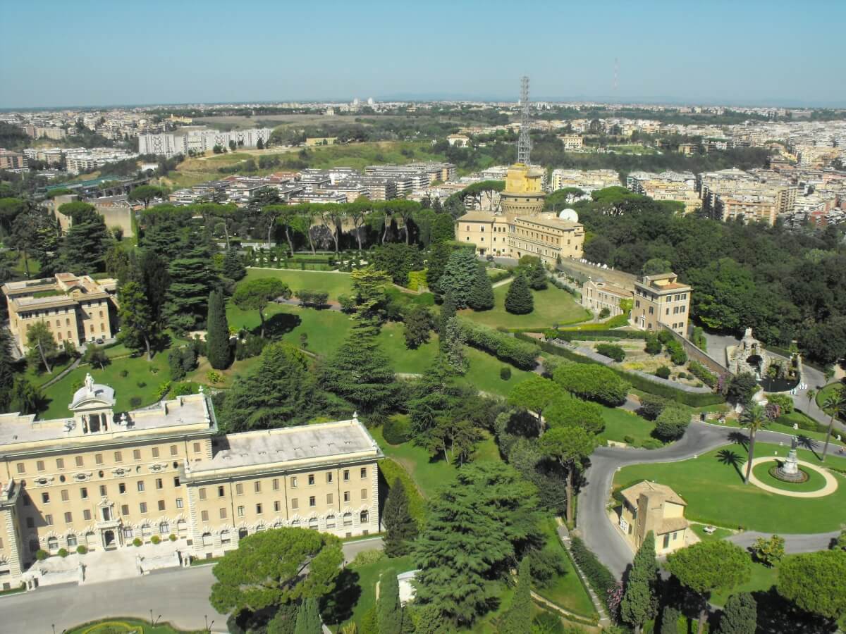 Una de las opciones para ver en un fin de semana en el Vaticano: los jardines Vaticanos. 