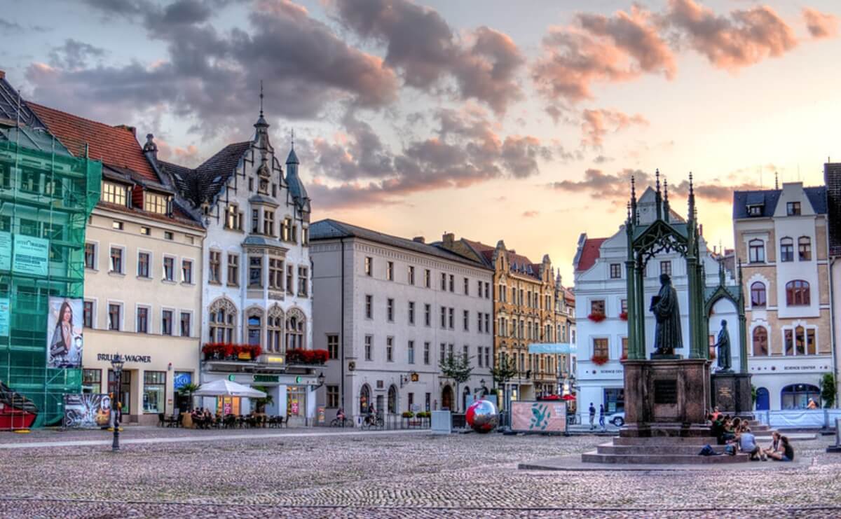 Plaza de mercado, en el centro histórico de Wittenberg.
