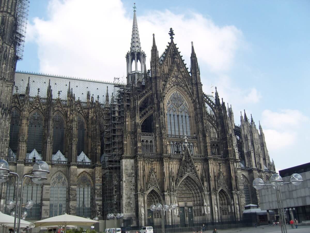 Puerta de la catedral de Colonia.