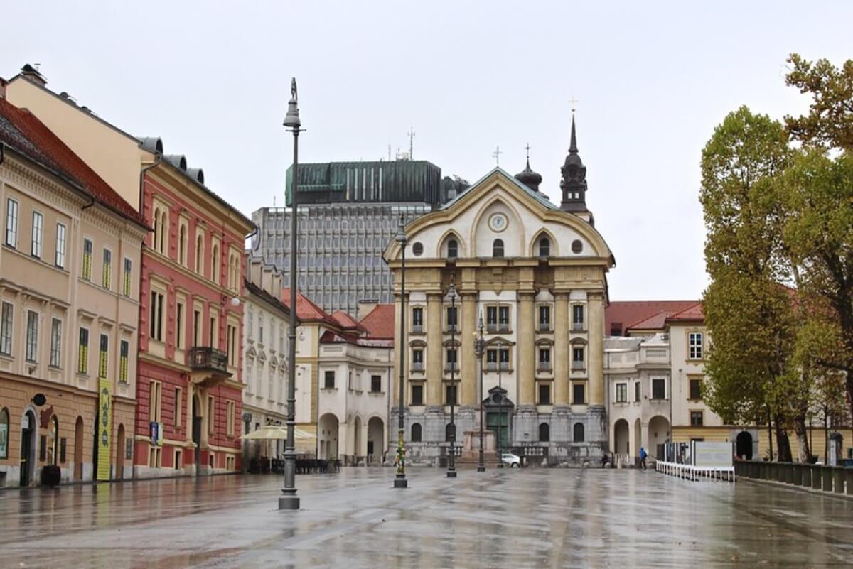 Vista general de la plaza del Congreso.