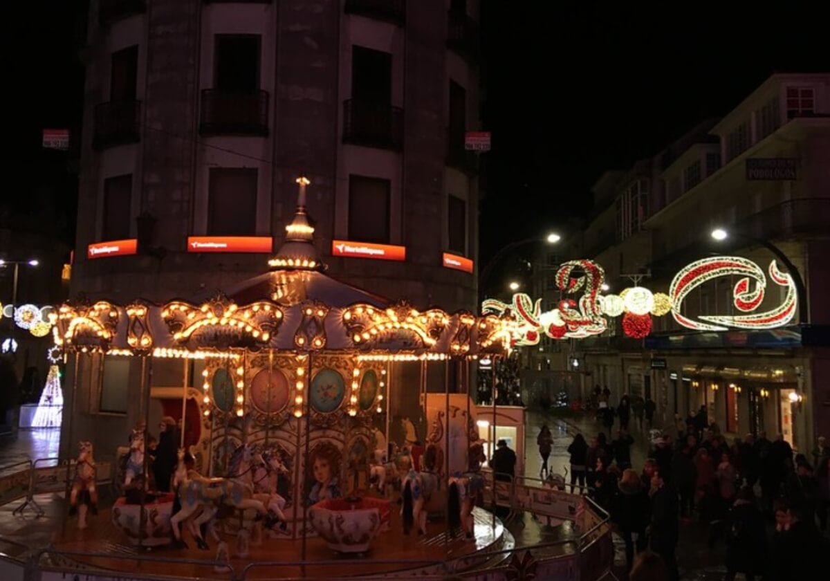 Carrusel en la calle, durante las navidades de Vigo.
