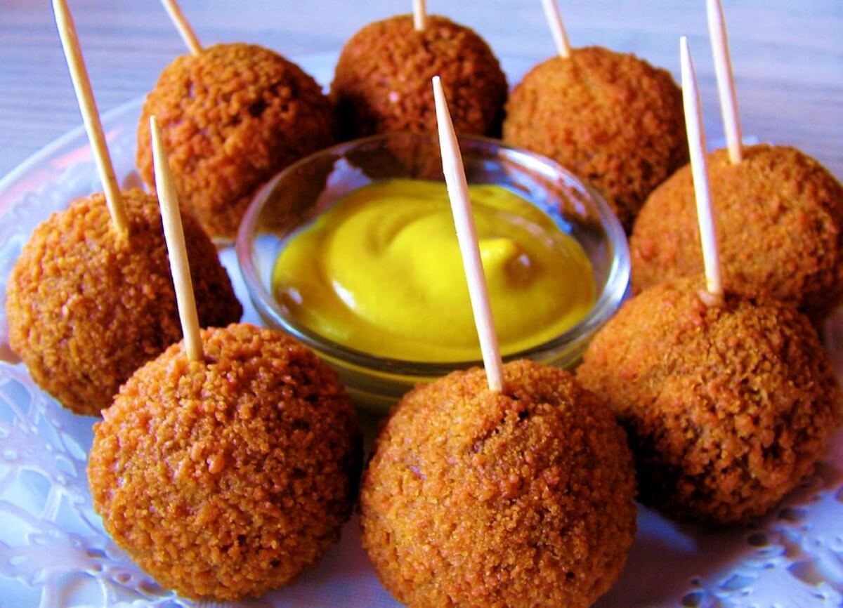 Betteballen: comida de Países Bajos muy popular.
