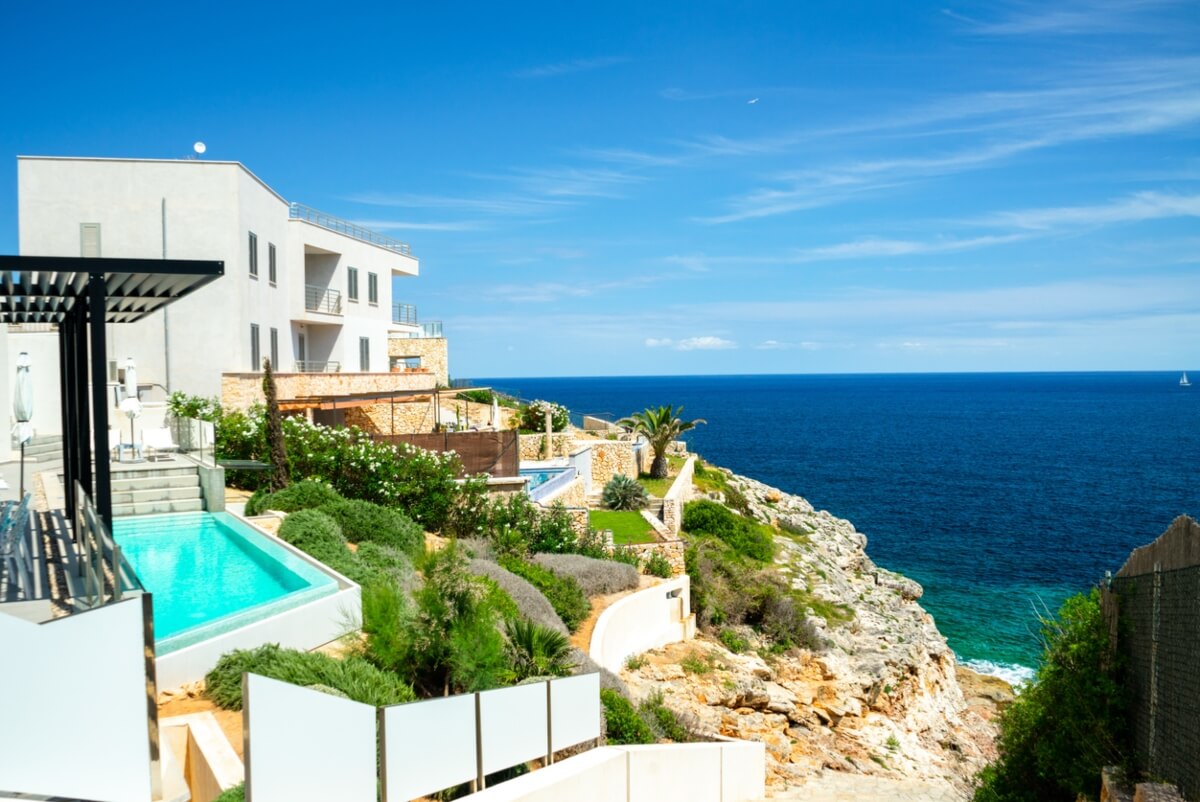 Villa de alquiler en el mar.